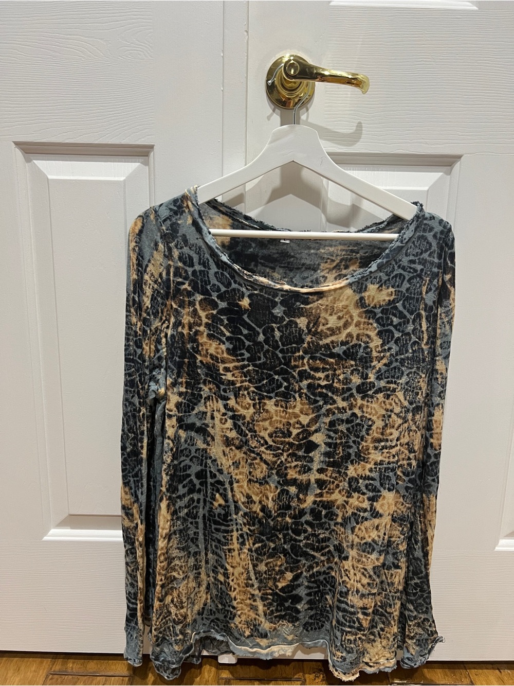 Whimsigoth Y2K 90s blue and Tan Animal Print Long Sleeve Top small hole see pic